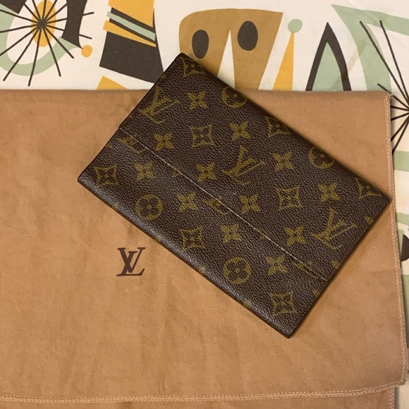 LOUIS VUITTON Vintage Passport Wallet 70’s - Picture 1 of 17